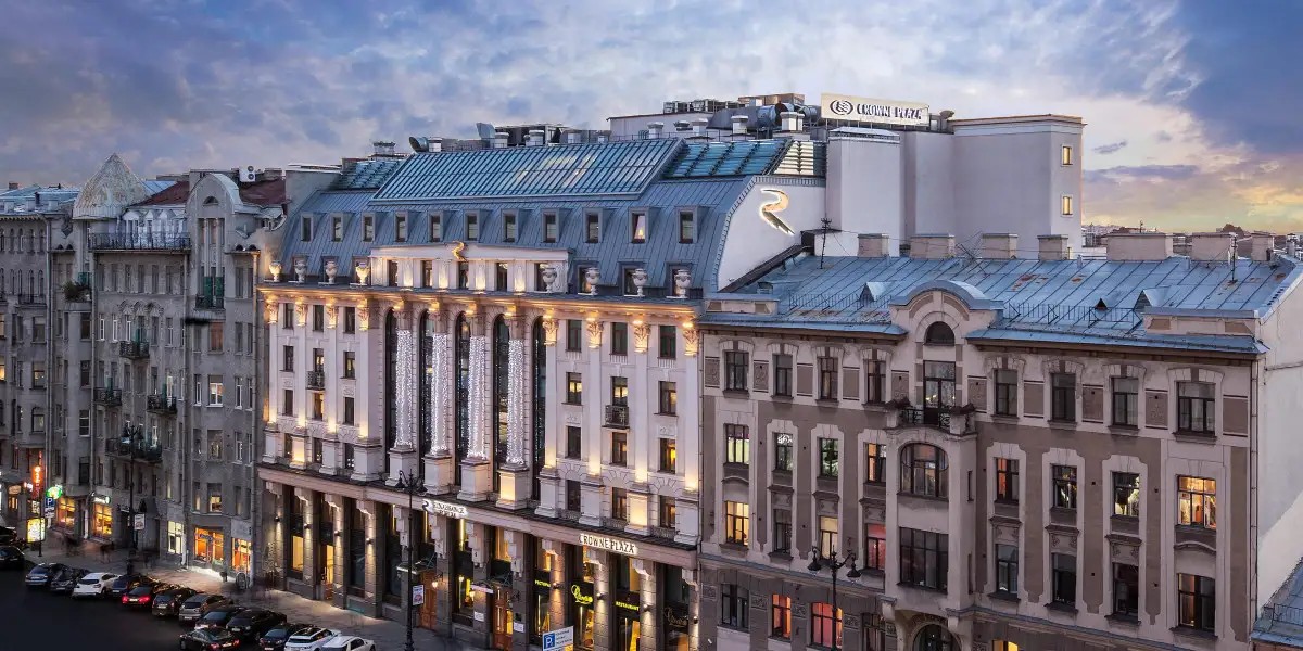 CROWN HOTEL (КРАУН ОТЕЛЬ)