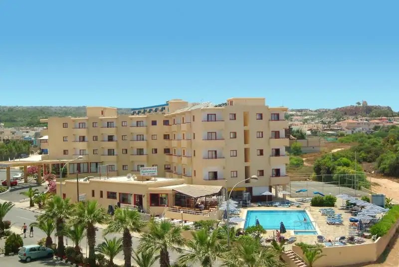 TROPICAL DREAMS HOTEL APTS