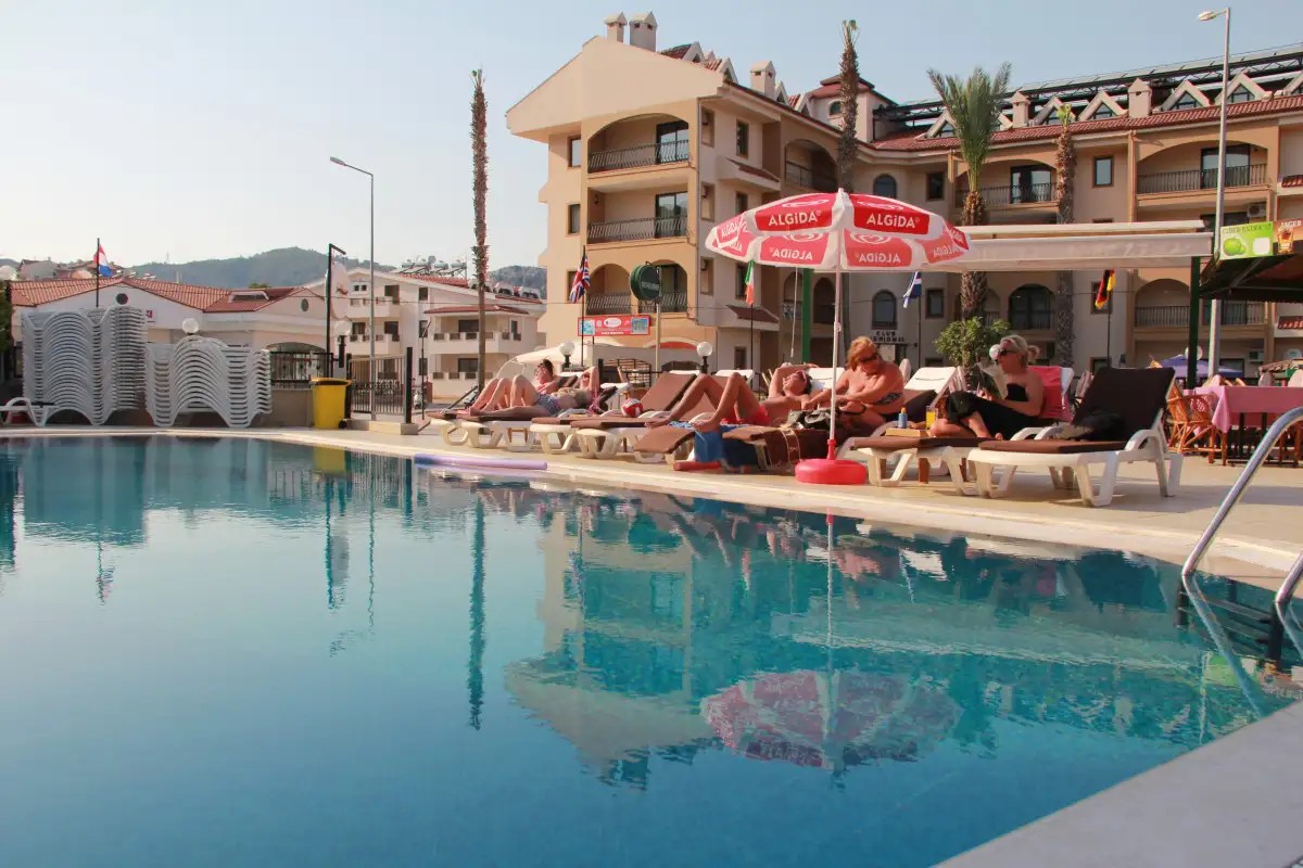CLUB DORADO
