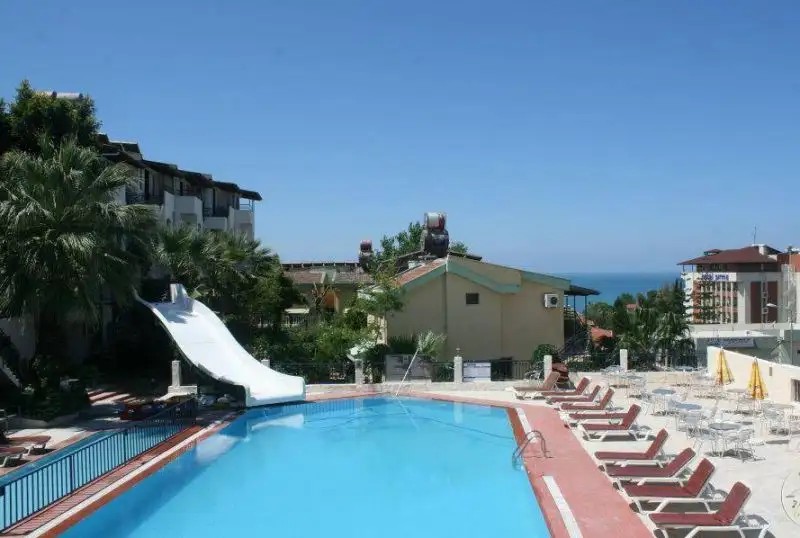 IONA HOTEL SIDE