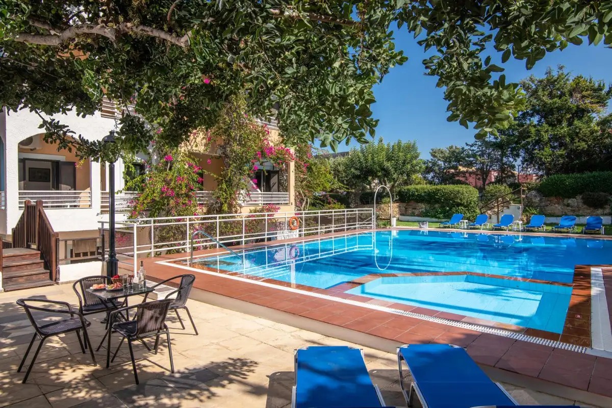 ILIOSTASI BEACH APARTMENTS