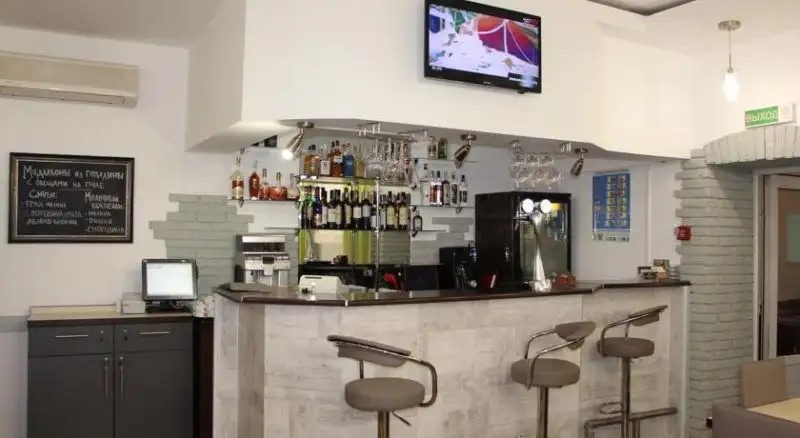 МОЛОДЕЖНАЯ