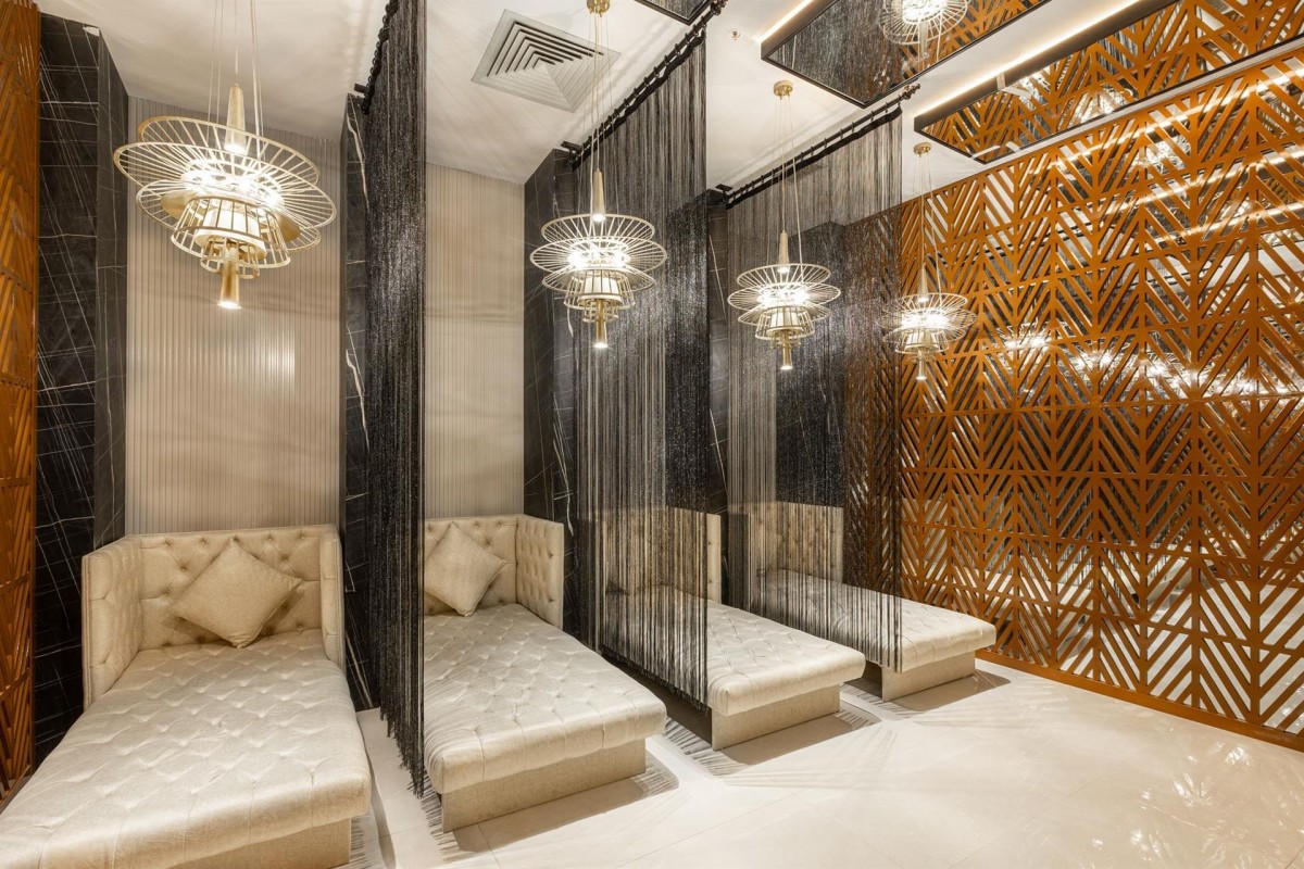 SERENITY QUEEN HOTEL