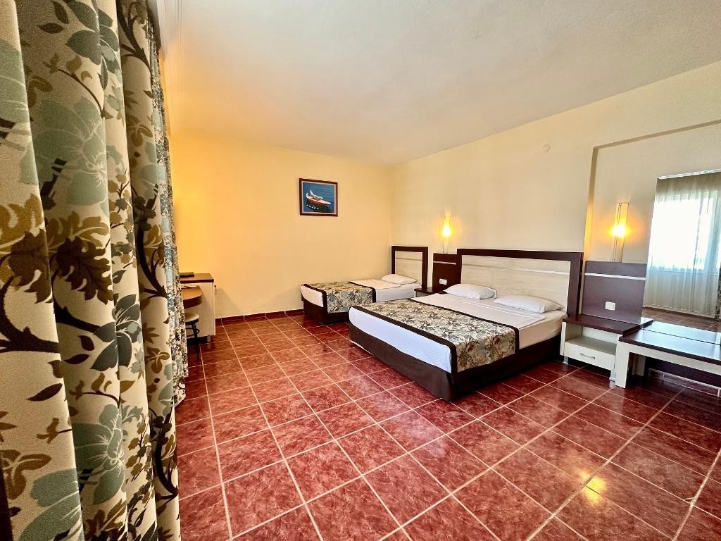 BLUE WAVE SUITE HOTEL