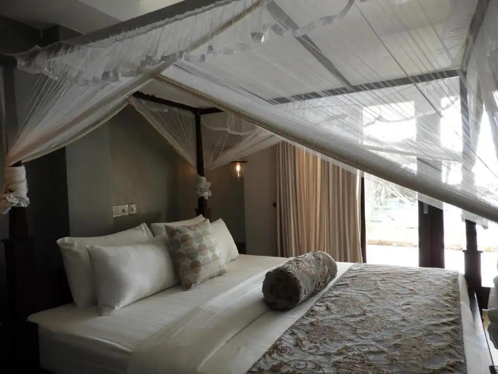 SAPPHIRE SEAS BEACHFRONT HOTEL