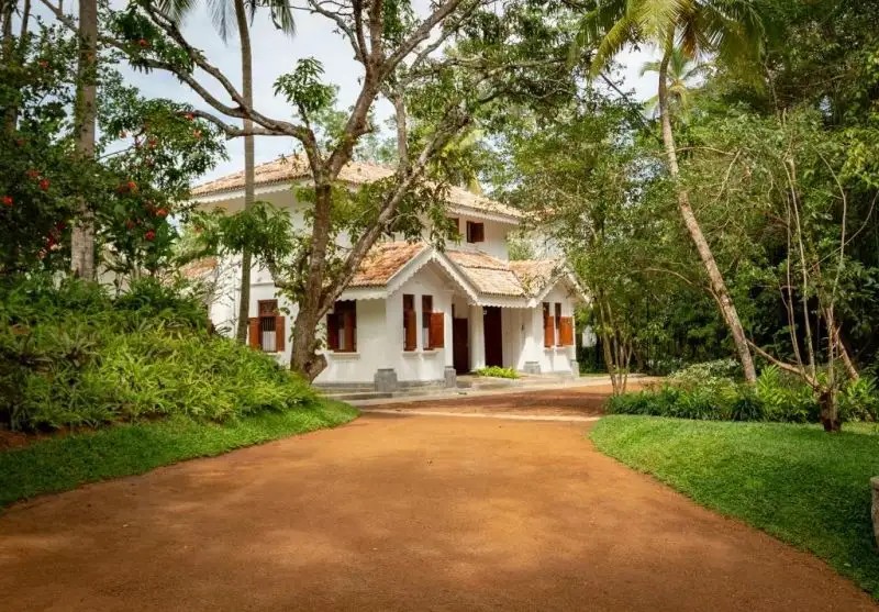 TARU VILLAS LEELA WALAUWWA