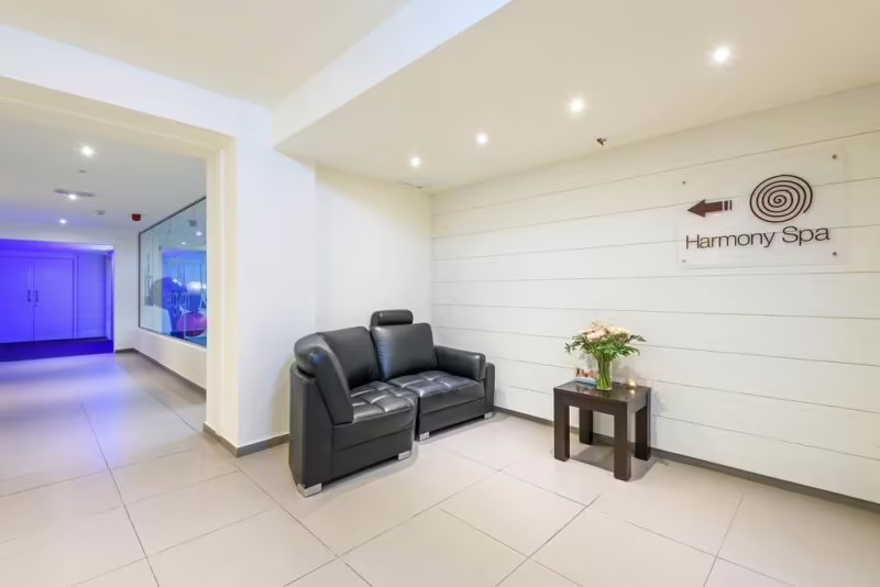 MELPO ANTIA HOTEL & SUITES