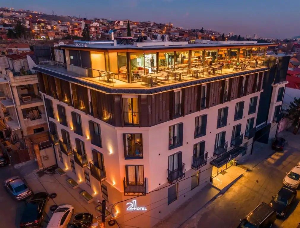 HOTEL 21