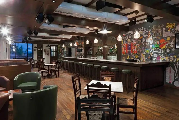 SINQ PARTY HOTEL