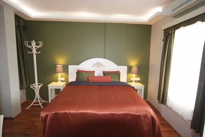 AWAY SUITES HOTEL