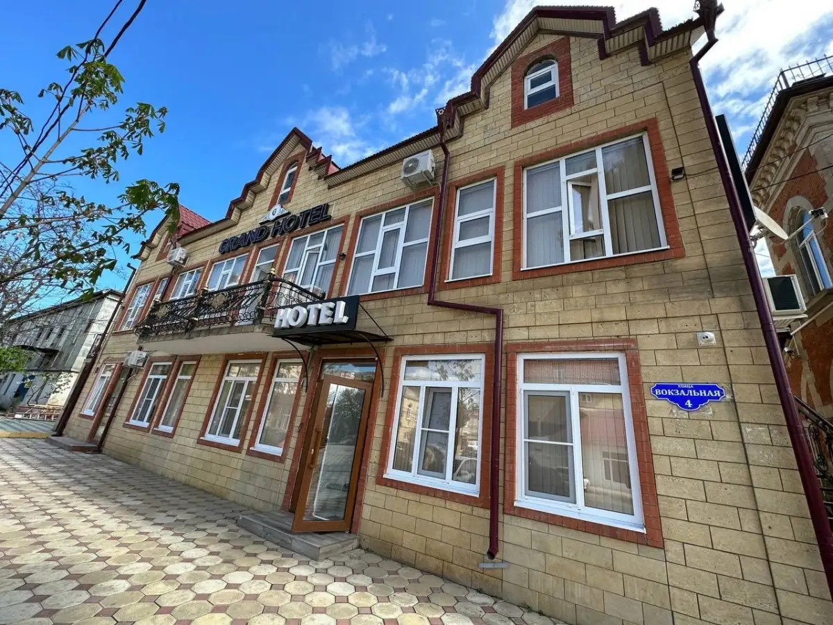 GRAND HOTEL