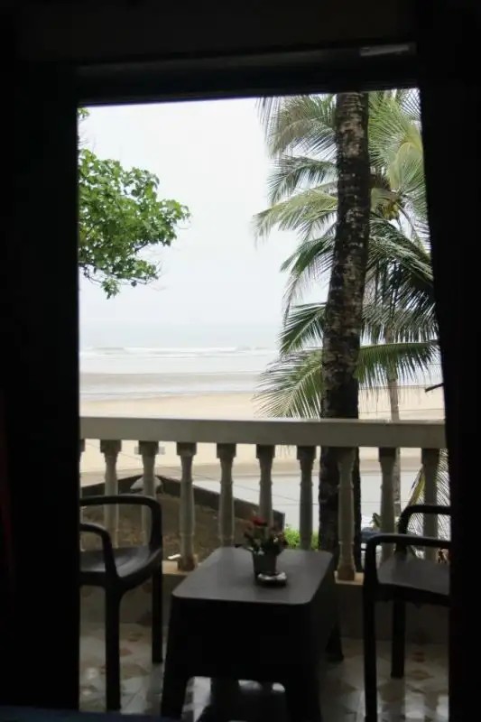 SANDY SHORES GUEST HOUSE (EX. ASHVEM SEA VIEW)