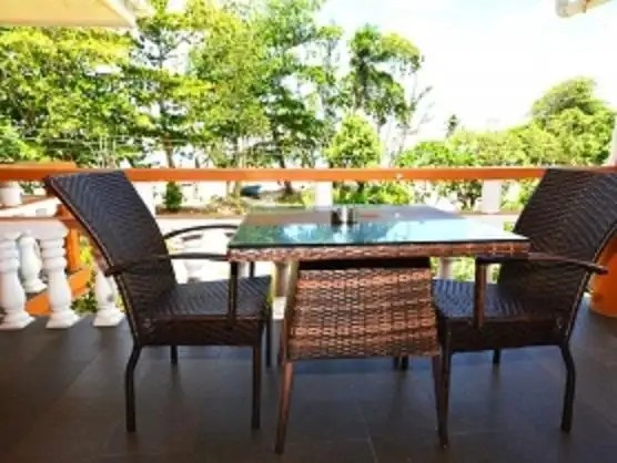 GEORGINAS COTTAGE BEACH GUEST HOUSE