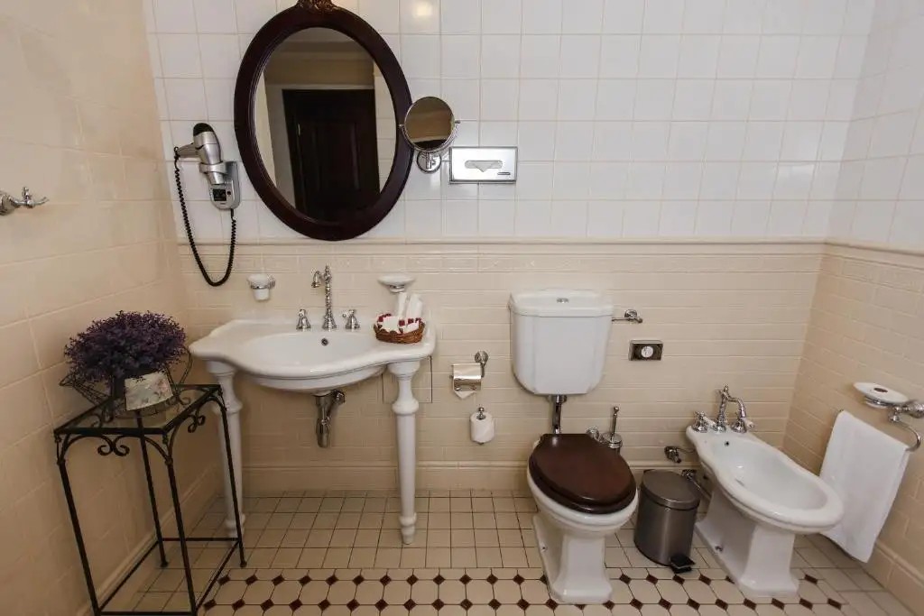 HERMITAGE (ЭРМИТАЖ)