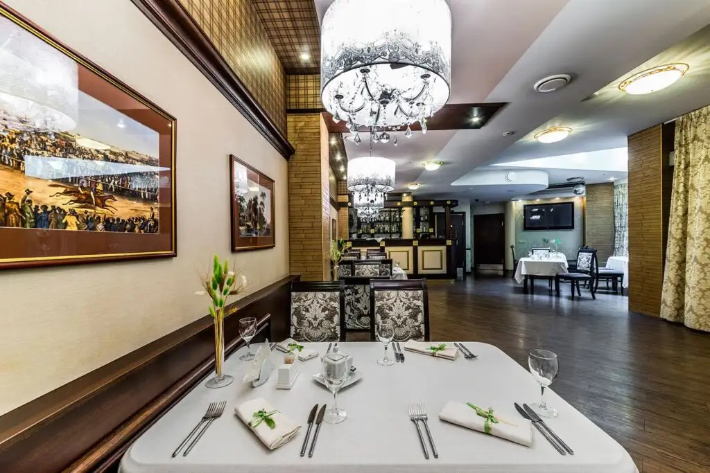 CRONWELL INN СТРЕМЯННАЯ