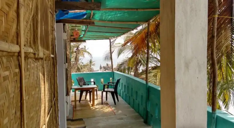 OM GANESH SAAVI GUEST HOUSE