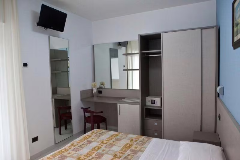 CLIPPER HOTEL & RESIDENCE