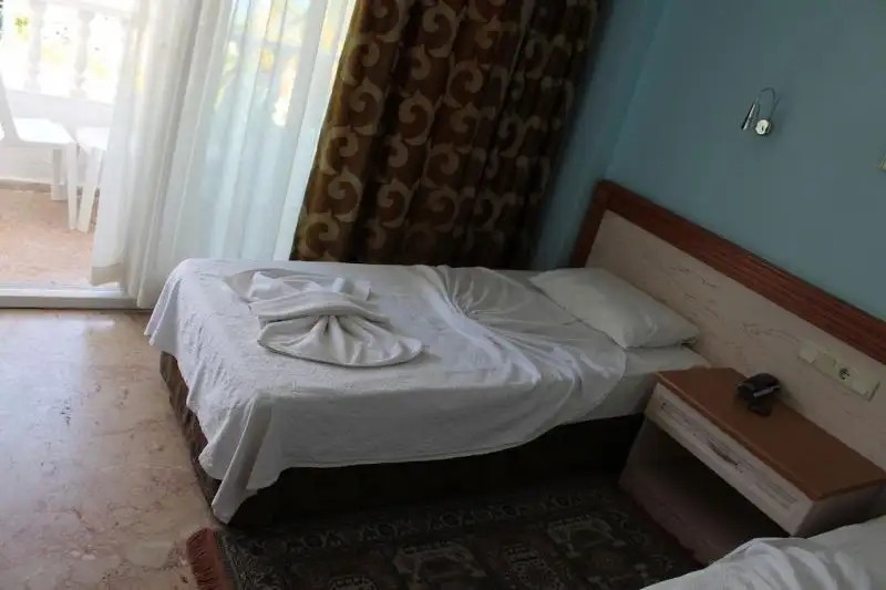 KONTES BEACH