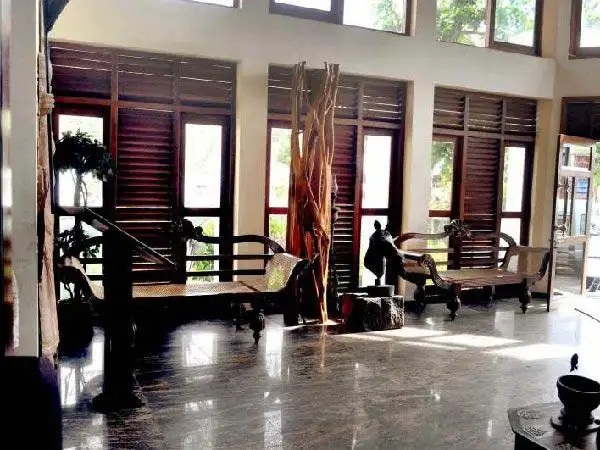 CORMARAN BEACH HOTEL