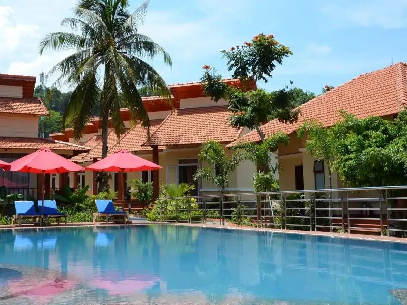 CASTAWAYS RESORT