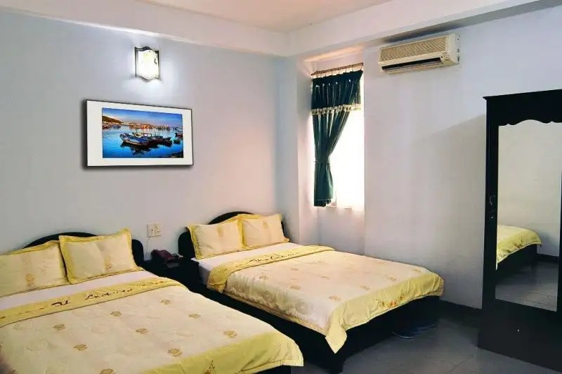 HOA LAM