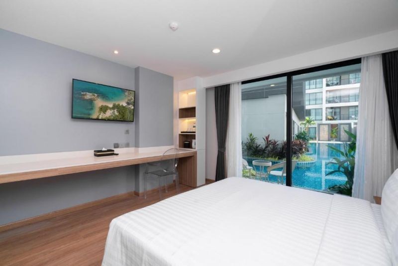 superior pool access
