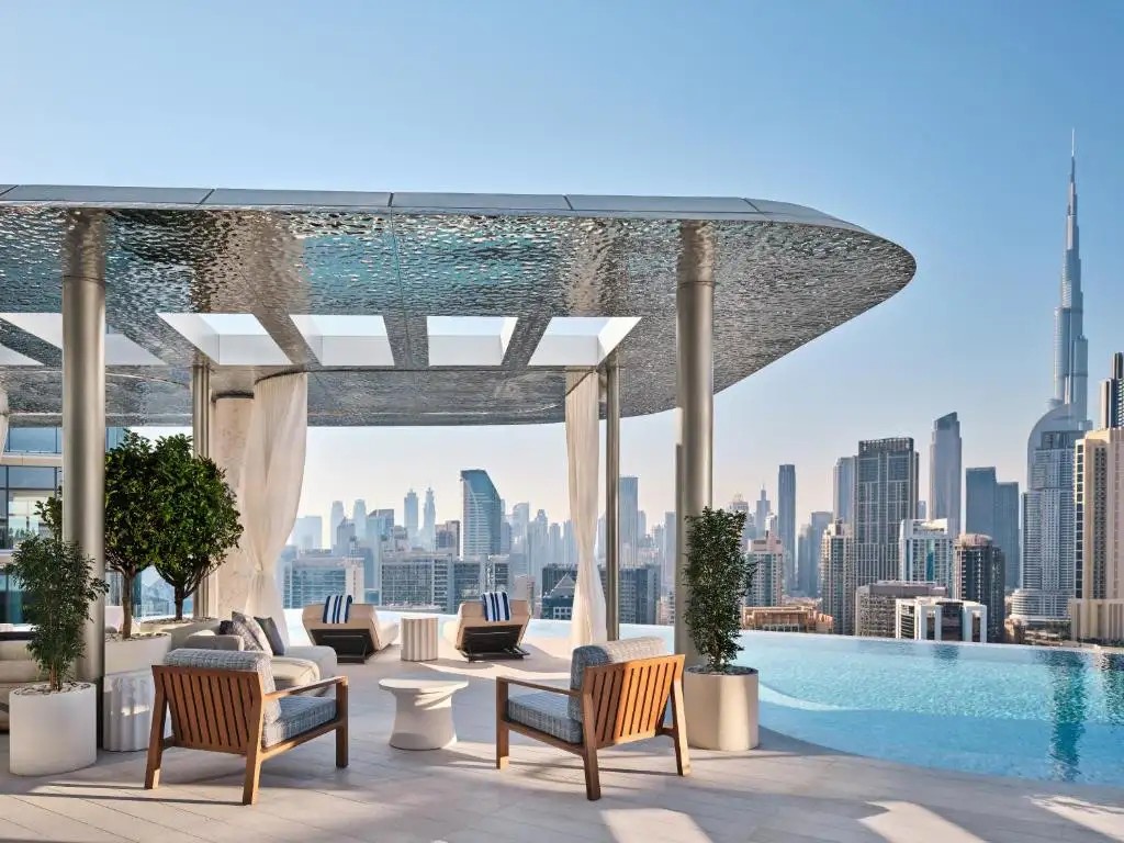 THE LANA DORCHESTER COLLECTION