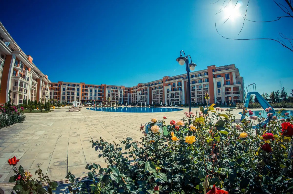 PRESTIGE FORT BEACH APT