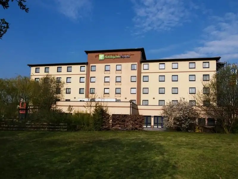 HOLIDAY INN EXPRESS COLOGNE TROISDORF