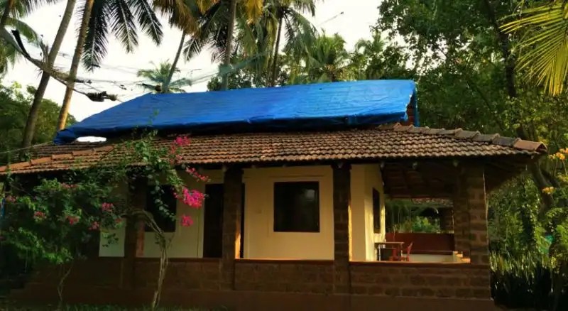3 COTTAGES