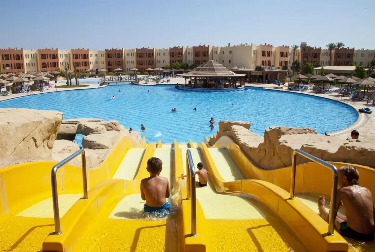 SUNRISE ROYAL MAKADI RESORT