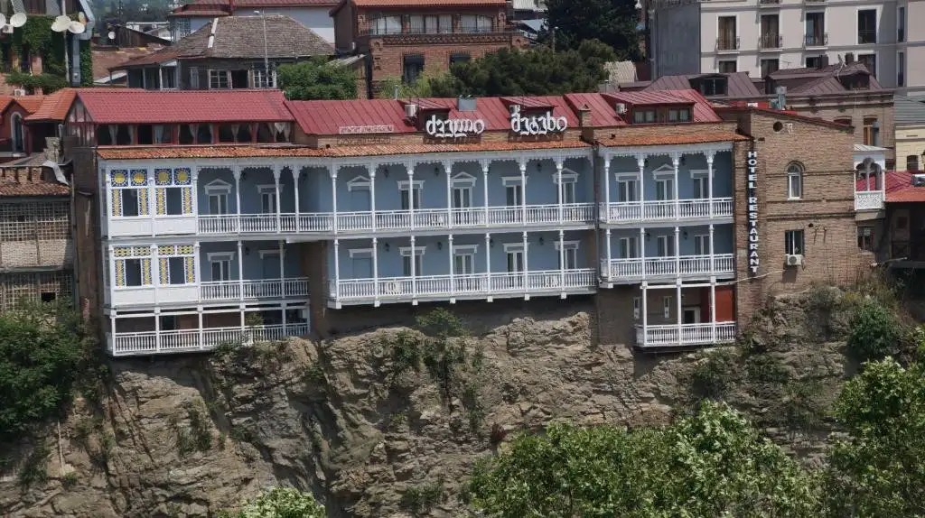 OLD METEKHI
