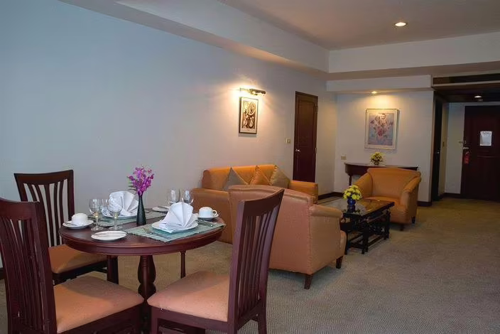 TAIPAN HOTEL