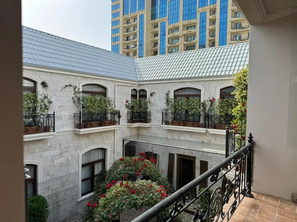 MIDWAY BAKU HOTEL