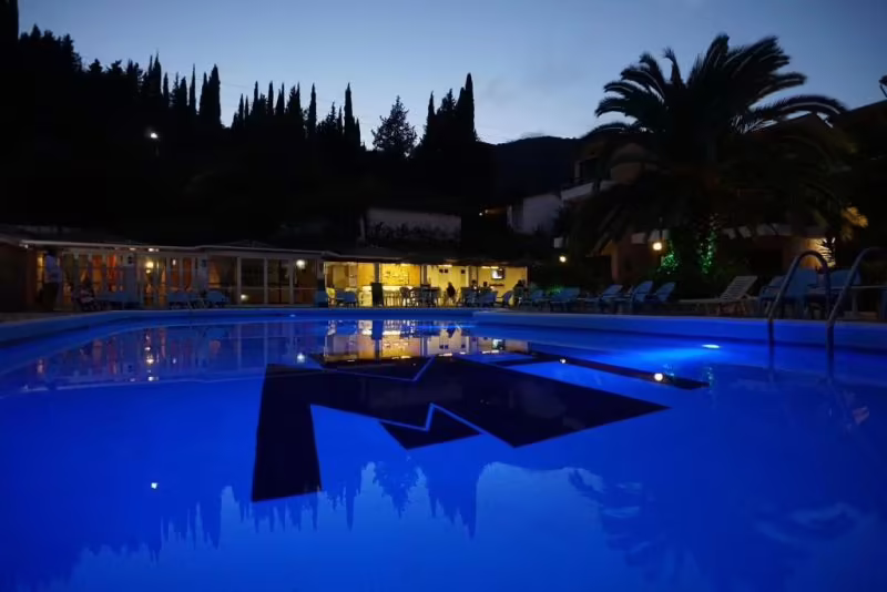 LE MIRAGE