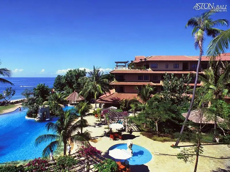 ASTON BENOA