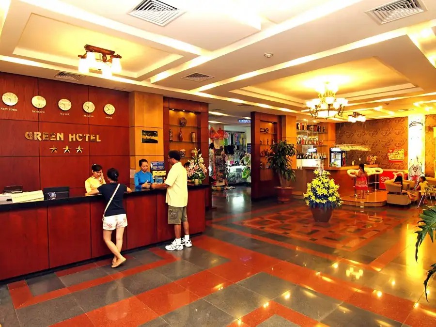 GREEN HOTEL