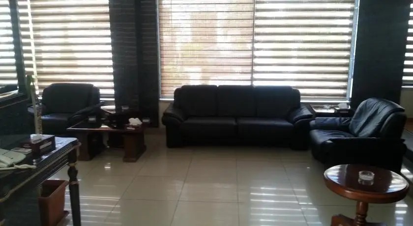 CLERMONT HOTEL SUITES
