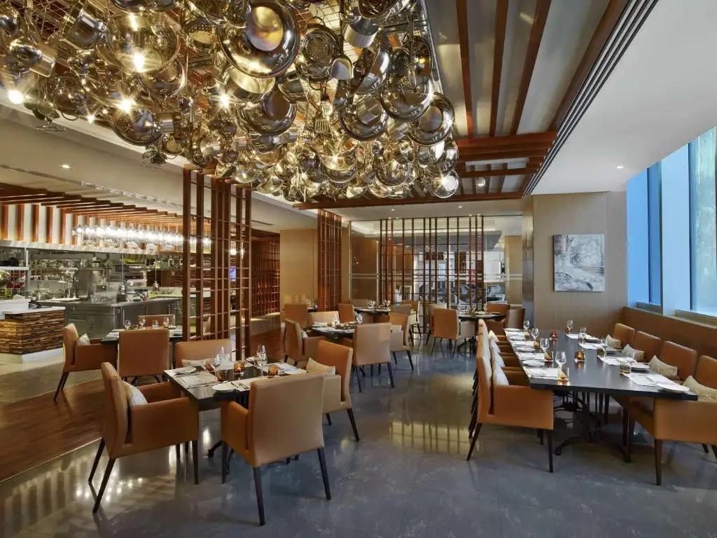 V HOTEL CURIO COLLECTION BY HILTON
