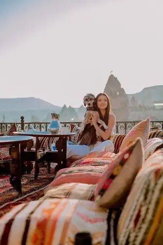CAFTAN CAVE SUITES