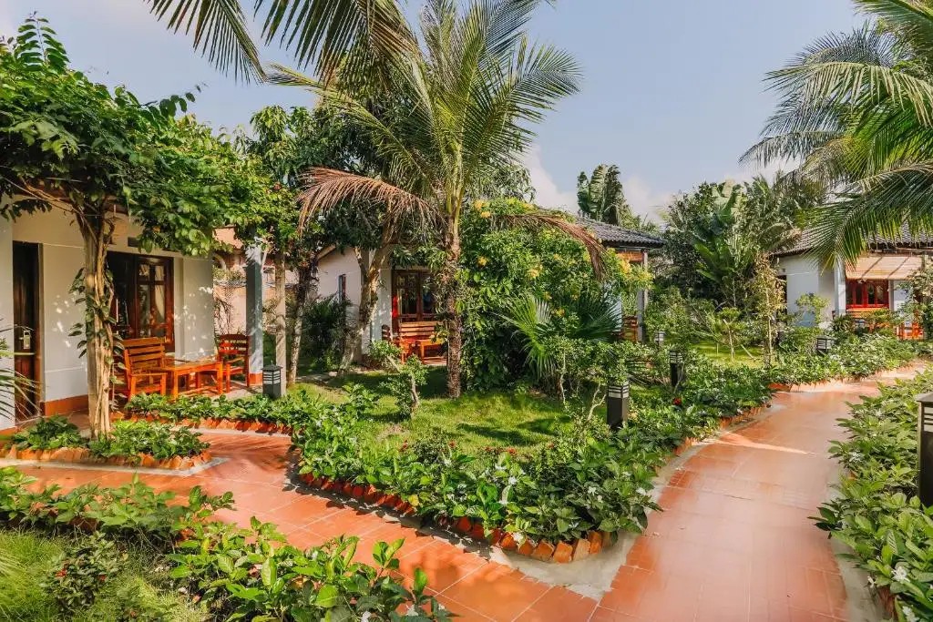 PALM HILL RESORT