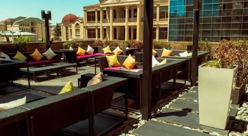 RAMADA HOTEL & SUITES
