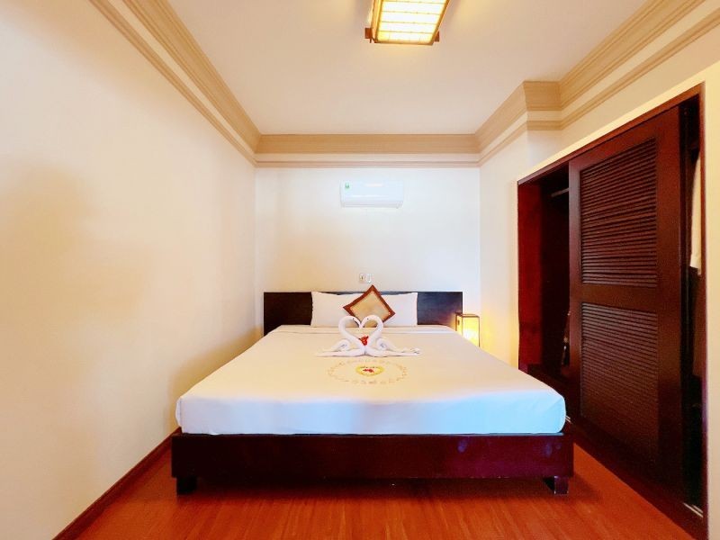 bedroom suite