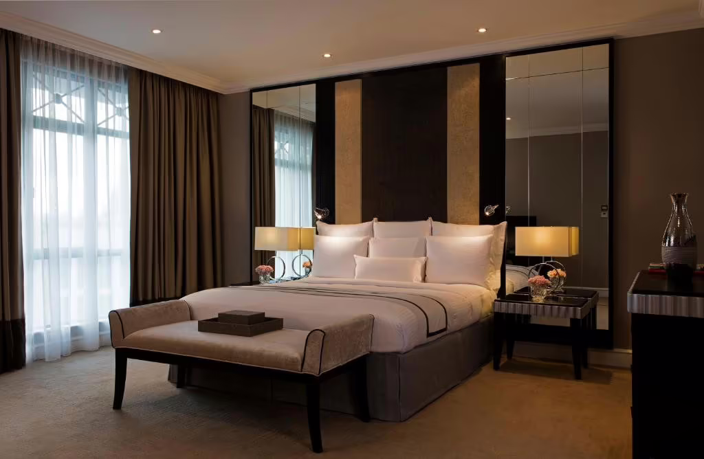 THE RITZ CARLTON