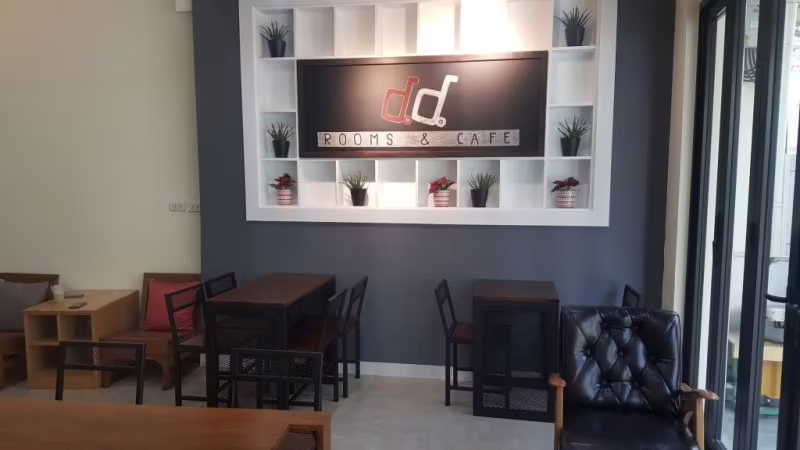 DOUBLE D ROOMS & CAFE