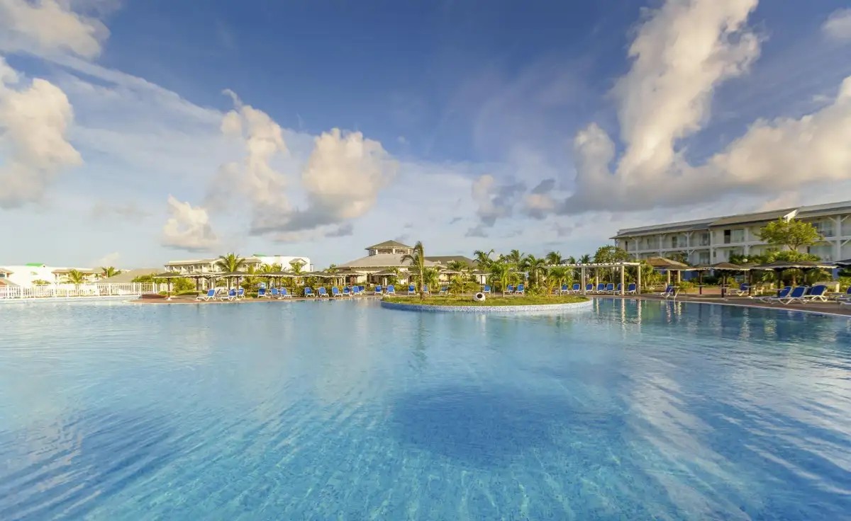 MEMORIES FLAMENCO BEACH RESORT