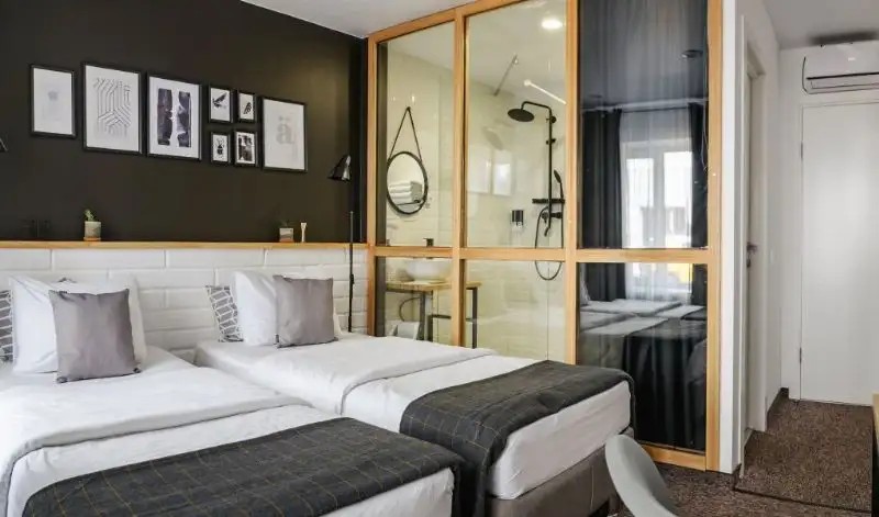 HISTORY HOTEL