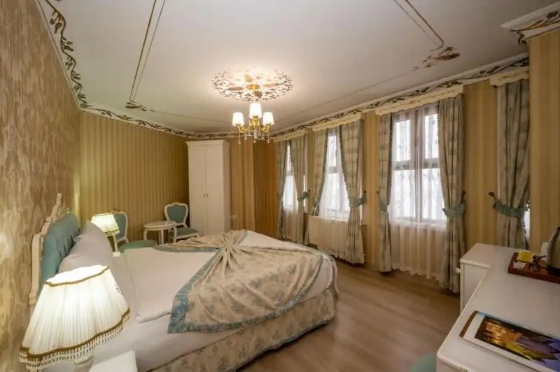 VILLA PARADISO HOTEL