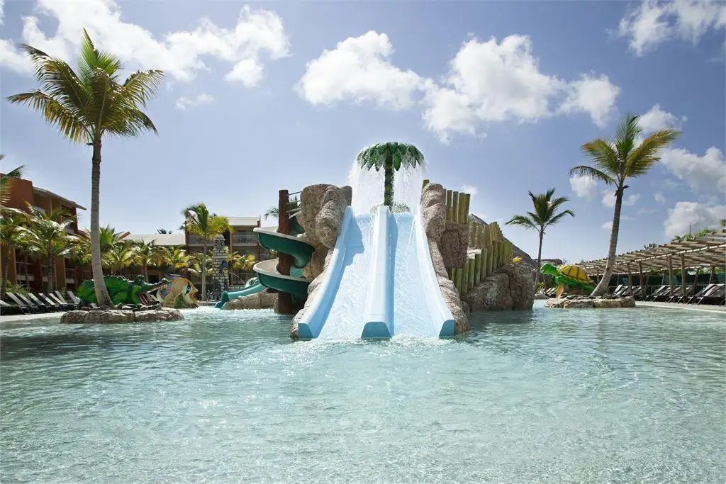 PREMIUM LEVEL AT BAVARO PALACE (EX. CLUB PREMIUM DELUXE BARCELO BAVARO PALACE)