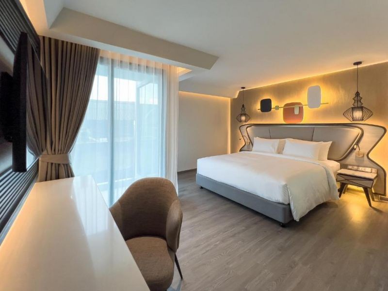 premier with balcony